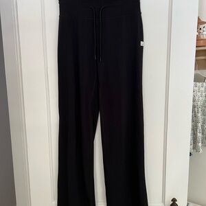 Vuori Black Wide drawstring pants
